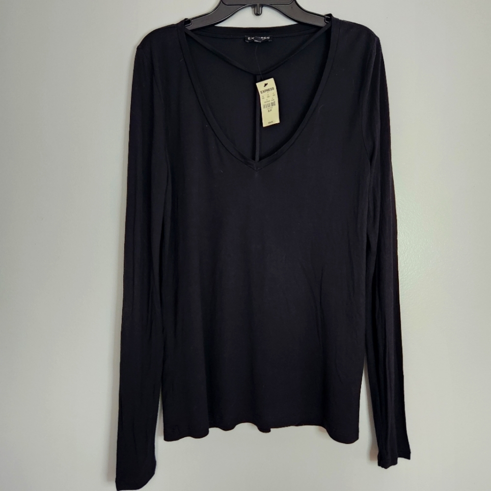 NWT Express long sleeve top. Sz sm. 100% viscose. "T" neck accent. Black.